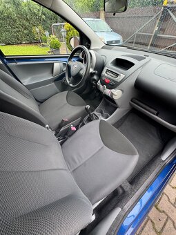 Toyota AYGO 1,0 i.   5 dveří - 93.000 KM - 15