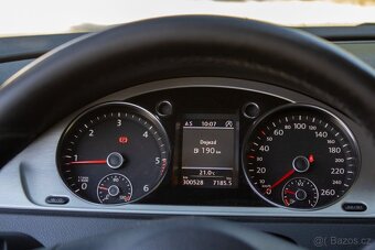 Volkswagen Passat b7 Variant 2.0 TDI Highline - 15