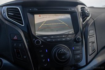 HYUNDAI i40 CW 1.7 CRDi 100kW A/T Business 2014 - 15