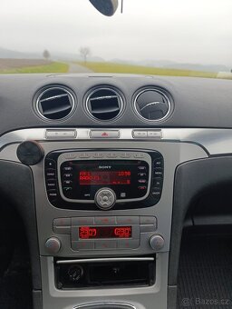 Ford S-Max 2.5i TURBO / 162KW /  VÝHŘEV / KLIMA / SERVIS / - 15