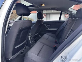 BMW Řada 3 E90 320i 110kW Sedan Navi Aut. klima Šíbr ALU R18 - 15