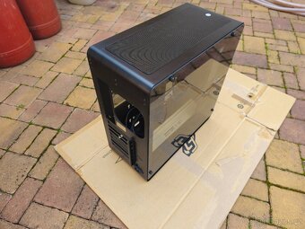 PC skříň Jonsbo UMX4 Black Window, hlíníková, RGB podsvícení - 15