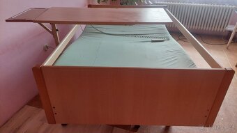 Postel zdravotní, polohovací, masiv - 15