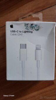 Prodám příslušenství k mobilu, nabíječky kable držáky sluchá - 15