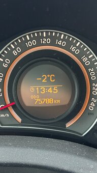 Toyota auris 1.33 vvti, 09/2010 - 15