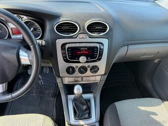 Ford Focus 1.8i - 15