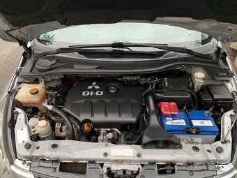 Mitsubishi Grandis    2.0 Di - D   6 místný - 15
