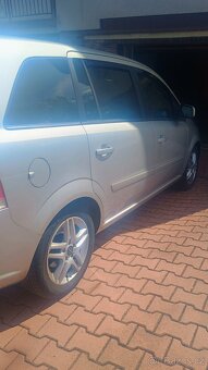 Opel Zafira B 1.7 cdti diesel rok 2013 - 15