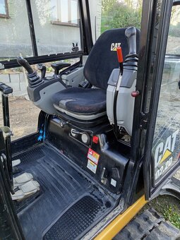 Prodám mini bagr CAT 302.2 D - 15