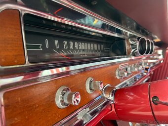 1965 Pontiac Grand Prix - 15
