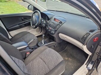 Kia Cee´d, 1,6 CRDi 84kW, 1. MAJITEL - 15