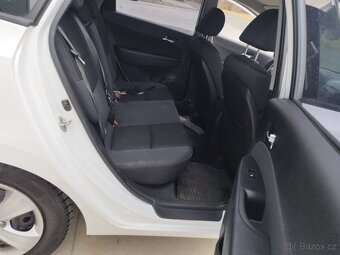 HYUNDAI i30, 1.4i, 2009,2.majitel,koupeno v ČR - 15