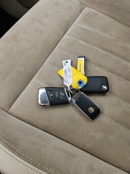 ŠKODA SUPERB STYLE 2.0 TDI COMBI/DSG/ DPH/ WEBASTO/ ALCANTRA - 15