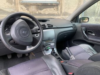 Ranault Laguna 1.9 dci rok 2003 - 15