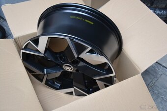 Škoda Superb III/IV/VW Passat B8-NOVÉ orig.Alu 18-8x18,ET44 - 15