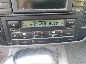 FORD GALAXY 2,0 TDI GHIA,7-MÍST,XENONY,TAŽNÉ - 15