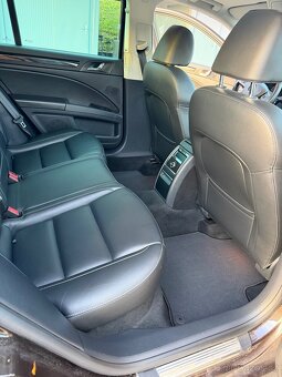 ŠKODA SUPERB 2.0 TDI 125kw COMBI s manuální převodovkou - 15