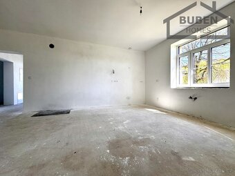 Dvougenerační RD (2 x 4+kk) užitná plocha  280 m2 , zahrada  - 15