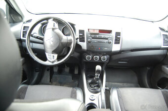 Mitsubishi Outlander - 15