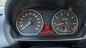 BMW 1 (E81) 118i 2.0 benzín - 15