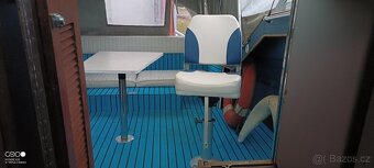 Kajutová motorová loď Wellcraft + přívěsný vozík - 15