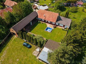 Výjimečný selský dvůr s téměř hektarovým pozemkem - Dlouhá L - 15