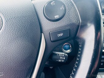 Toyota Auris 1.8 -73 kW Hybrid , kamera 2014 - 15