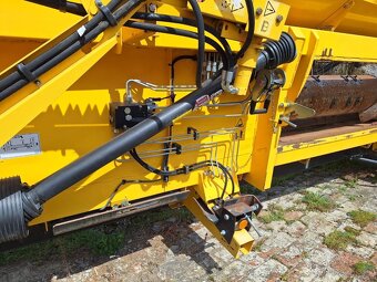 NEW HOLLAND CR9.80 + NEW HOLLAND 30G HEADER - 15