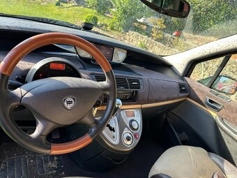 Lancia Phedra 2,2 MJTD Bi-TURBO 125Kw - 15