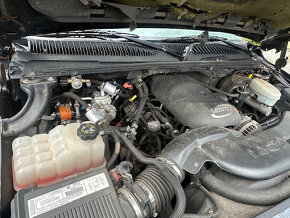 Chevrolet Suburban 5,3i V8 4x4 r.v. 2003 i na splátky všem - 15