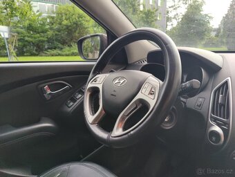 Hyundai iX35 2,0 CRDi 4WD + pneu - 15