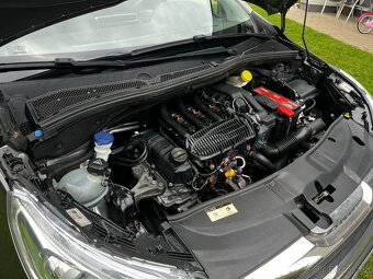 Peugeot 2008 1.2i 60KW r.v 2016 nové v ČR - 15