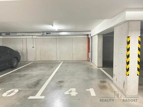 Pronájem moderního bytu 2+kk s lodžií a garážovým stáním, Br - 15