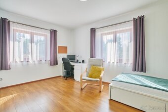 Rodinný dům ve Velké Hraštici – Perfektní bydlení nedaleko P - 15