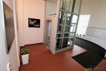 Pronájem zařízeného nadstandardního prosluněného apartmánu 2 - 15