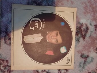 Malé vinylové desky (singly) - 15