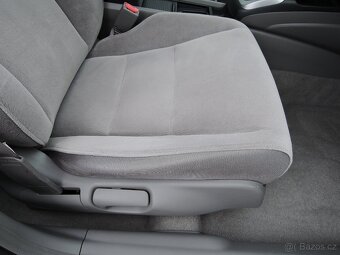 Honda Civic sedan 1,8 i-VTEC Aut. Šíbr 2006 - 15