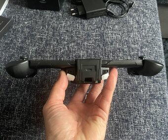 Telefon Asus ROG Phone 6 + komplet herní příslušenství. - 15