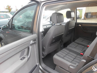 Volkswagen Touran 2.0TDi Cross 103Kw - 15