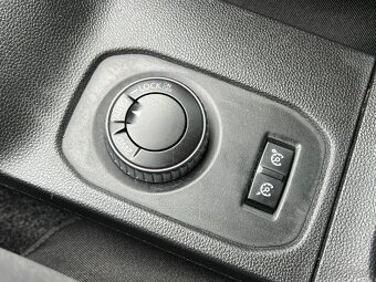 Dacia Duster 1.5DCI 4x4 NAVI KAMERA TAŽNÉ - 15