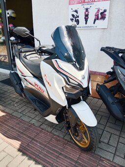 Skútr Yuki YMax 125 - 15