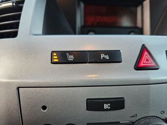 OPEL ZAFIRA 2012 1.6 85kW FAMILY 7 MÍST,VÝHŘEVY,SENZORY,TEMP - 15