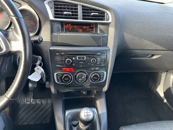 Citroen C4 1,6i 88kw (benzin) výbava Excllusive - 15