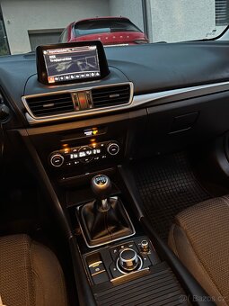Mazda 3 1.5i 74 kW r. 2017 – servisní kniha, zimní + letní k - 15
