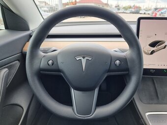 Tesla Model 3 Long Range 82kWh 4x4 366 kW za 599.900 Kč - 15
