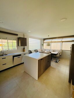 Krásná vila v Los Balcones - 15