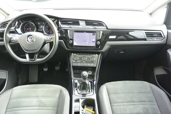 Volkswagen Touran 2.0TDi 110kW PANORAMANAVILED - 15