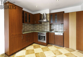 Prodej vily 462 m², pozemek 610 m², Praha 6 - Liboc - 15
