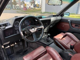 BMW M635CSi (E24) z roku 1984 - 15