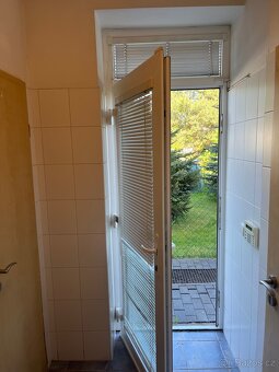 Komerční prostor + sklad k pronájmu, Praha 10, Kolovraty - 15